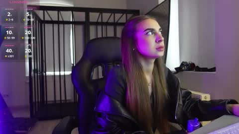 Snapshot of abby_laker chatting on 10.04.25 ABBY LAKER online show from 10.04.25