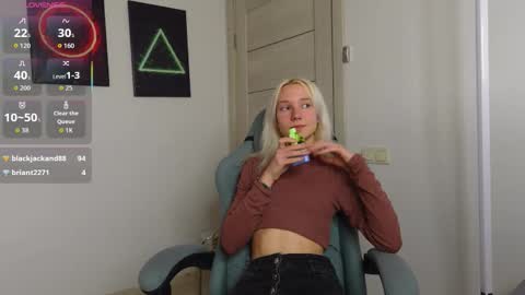 Snapshot of abby_laker chatting on 10.08.25 ABBY LAKER online show from 10.08.25