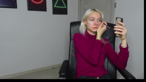 Snapshot of abby_laker chatting on 10.15.25 ABBY LAKER online show from 10.15.25