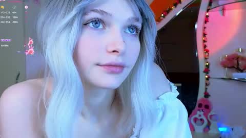 Snapshot of abbycartman chatting on 11.21.25 Abby online show from 11.21.25