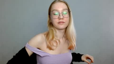 Snapshot of abbymoore__ chatting on 02.22.25 Abby Lovense is active online show from 02.22.25
