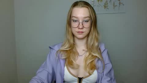 Snapshot of abbymoore__ chatting on 10.08.25 Abby Lovense is active online show from 10.08.25