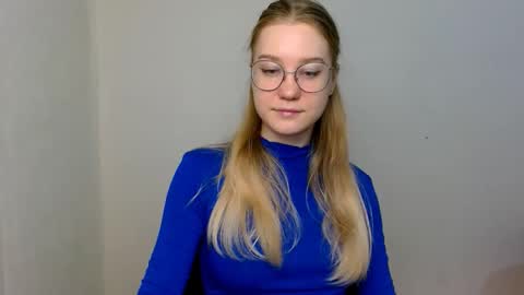 Abby Lovense is active online show from 12.17.25