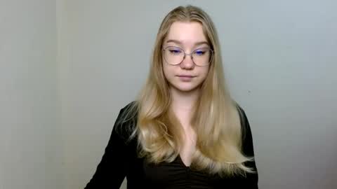 Snapshot of abbymoore__ chatting on 04.30.26 Abby Lovense is active online show from 04.30.26
