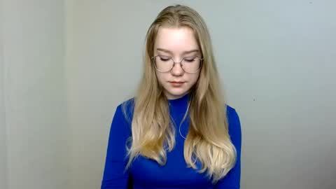 Snapshot of abbymoore__ chatting on 05.03.26 Abby Lovense is active online show from 05.03.26