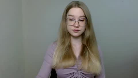 Snapshot of abbymoore__ chatting on 05.07.26 Abby Lovense is active online show from 05.07.26