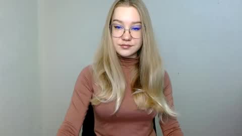 Snapshot of abbymoore__ chatting on 05.29.26 Abby Lovense is active online show from 05.29.26