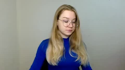Snapshot of abbymoore__ chatting on 05.30.26 Abby Lovense is active online show from 05.30.26