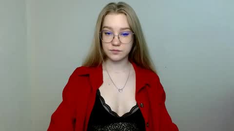 Snapshot of abbymoore__ chatting on 06.07.26 Abby Lovense is active online show from 06.07.26