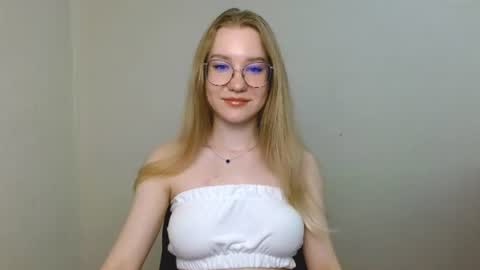 Snapshot of abbymoore__ chatting on 07.13.26 Abby Lovense is active online show from 07.13.26