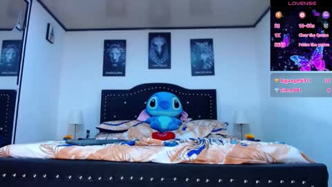 Snapshot of abbyshinne chatting on 11.21.25 abbyshinne online show from 11.21.25