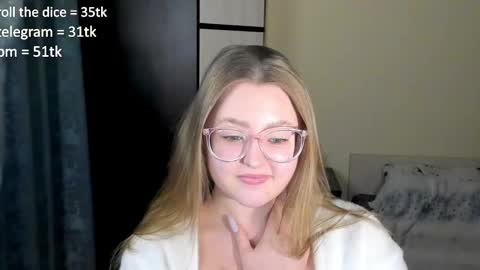 Snapshot of abbywyte chatting on 01.05.25 Abby Stream at Sat Sun Mon Fri online show from 01.05.25