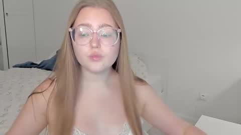 Snapshot of abbywyte chatting on 11.30.25 Abby Stream at Sat Sun Mon Fri online show from 11.30.25