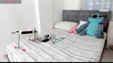 Snapshot of abdelsolis chatting on 11.19.25 kaori online show from 11.19.25