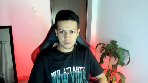 Independence model AbelAsburgo online show from 05.21.26