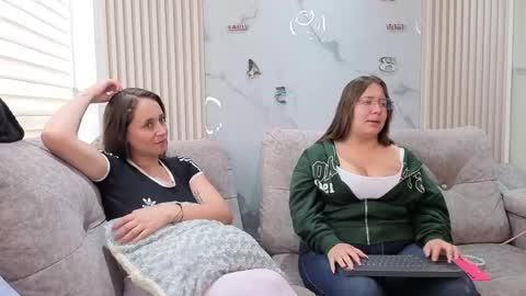 abella_as_ online show from 05.04.26