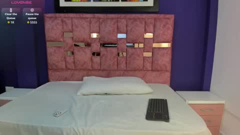 abella_lov online show from 11.28.25