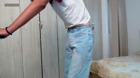 Snapshot of abigail_f00x chatting on 12.22.25 Abigail online show from 12.22.25