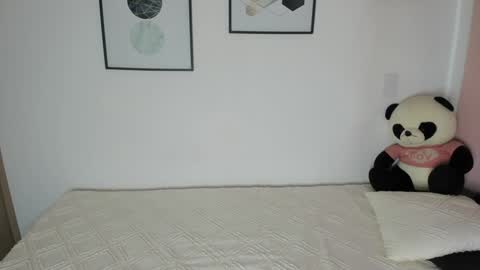 Snapshot of abigail_w chatting on 02.10.26 abigail online show from 02.10.26