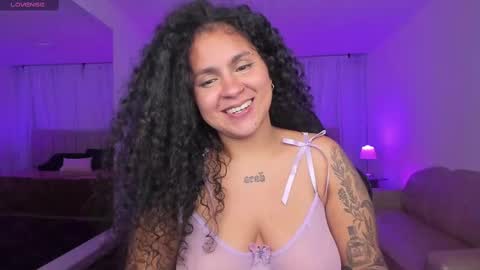 Snapshot of abigaill_13 chatting on 03.10.25 Abigail online show from 03.10.25