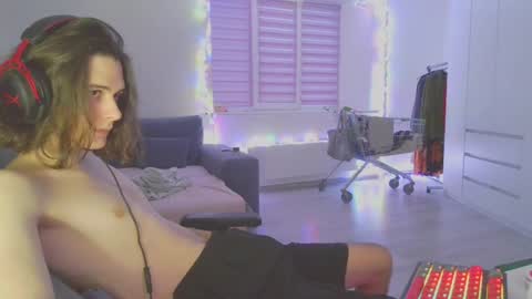 Snapshot of abobus123 chatting on 12.18.24 hi cum in pvt noi extra tip online show from 12.18.24