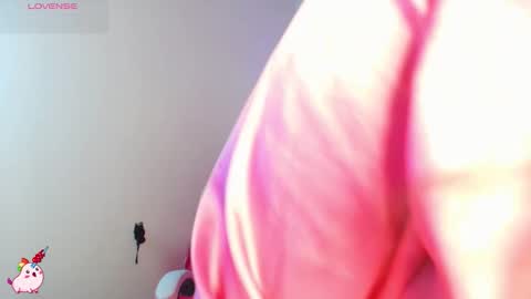 Snapshot of abril1_gh chatting on 10.27.25 Abril online show from 10.27.25