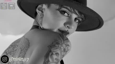 Snapshot of abril__colen chatting on 12.01.24 April online show from 12.01.24