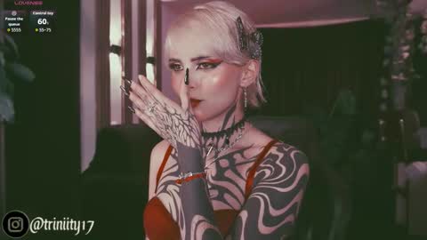 Snapshot of abril__colen chatting on 09.21.25 April online show from 09.21.25