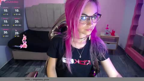 abril_ch_ online show from 10.23.25