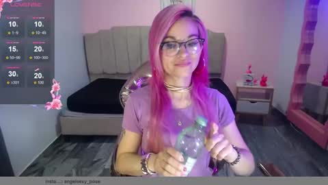 abril_ch_ online show from 10.27.25