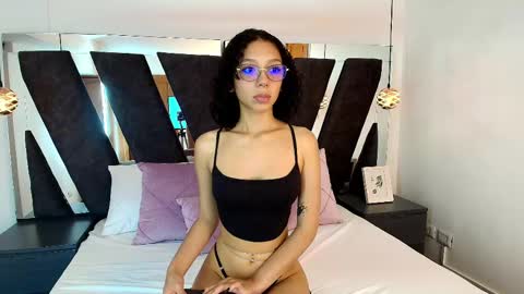 Snapshot of abril_lee__ chatting on 01.29.25 Abril online show from 01.29.25