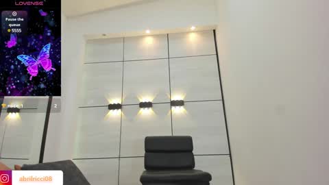 Snapshot of abril_ricci chatting on 12.20.24 Abril online show from 12.20.24