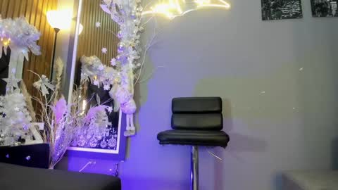 Snapshot of abril_ricci chatting on 12.22.24 Abril online show from 12.22.24