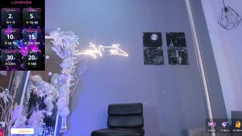 Snapshot of abril_ricci chatting on 12.22.24 Abril online show from 12.22.24