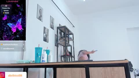 Snapshot of abril_ricci chatting on 12.27.24 Abril online show from 12.27.24