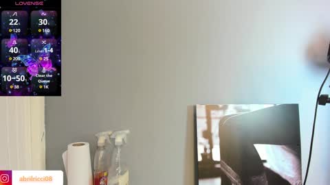 Snapshot of abril_ricci chatting on 01.15.25 Abril online show from 01.15.25