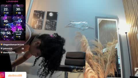 Snapshot of abril_ricci chatting on 01.18.25 Abril online show from 01.18.25