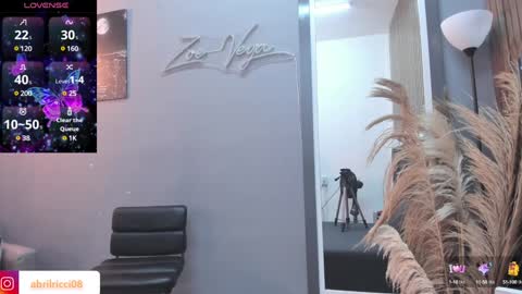 Snapshot of abril_ricci chatting on 01.30.25 Abril online show from 01.30.25