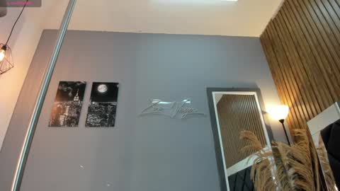 Snapshot of abril_ricci chatting on 02.09.25 Abril online show from 02.09.25