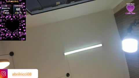 Snapshot of abril_ricci chatting on 03.10.25 Abril online show from 03.10.25