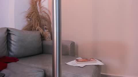 Snapshot of abril_ricci chatting on 03.11.25 Abril online show from 03.11.25