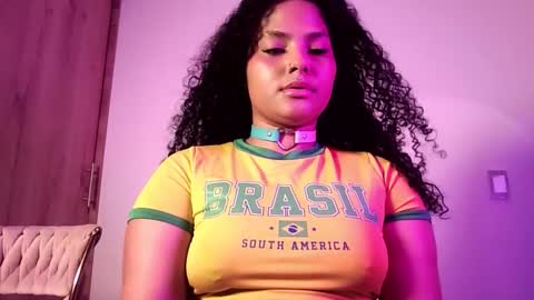 Snapshot of abril_ricci chatting on 11.03.25 Abril online show from 11.03.25