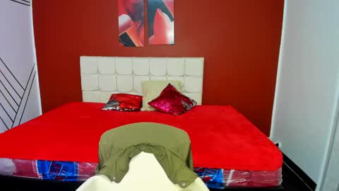 Snapshot of abrillee1 chatting on 12.07.24 ABRIL online show from 12.07.24