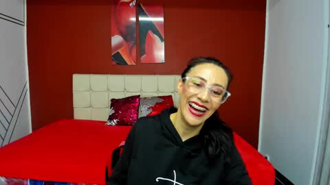 Snapshot of abrillee1 chatting on 12.11.24 ABRIL online show from 12.11.24