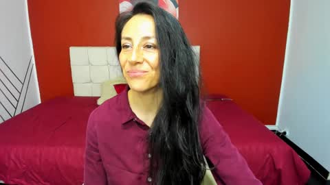 Snapshot of abrillee1 chatting on 01.31.25 ABRIL online show from 01.31.25