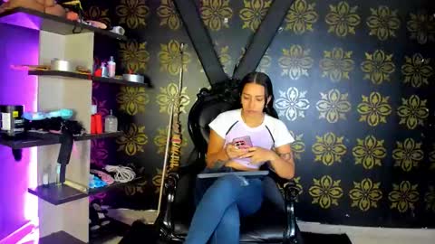 AbrilSonne online show from 03.20.26