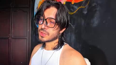 Snapshot of ackerman_eren_ chatting on 11.01.25 R. online show from 11.01.25