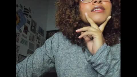 Snapshot of ada_gales_ chatting on 02.06.25 Isa online show from 02.06.25