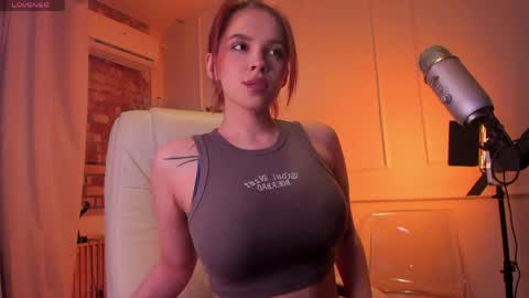 Snapshot of adalyn_glow chatting on 04.18.26 Adalyn online show from 04.18.26