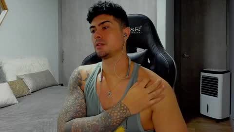 Snapshot of adam_clarke chatting on 01.18.25 adam clarke online show from 01.18.25